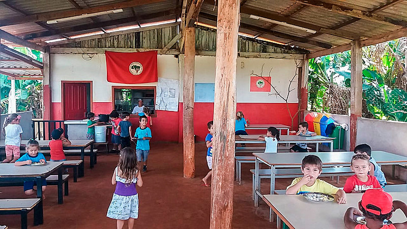 Refeitório da Escola Trabalho e Saber, Paraná