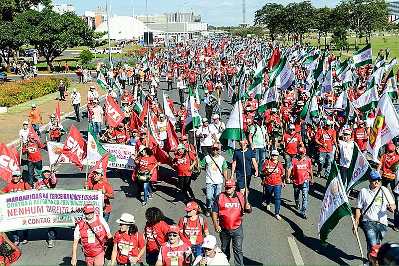 Cerca de 10 mil trabalhadores estão reunidos em Brasília para engrossar o coro das manifestações contra a reforma da Previdência