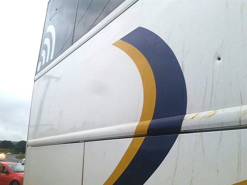 Em março deste ano, o ônibus de jornalistas que acompanhava a caravana do Lula foi atingido por tiros