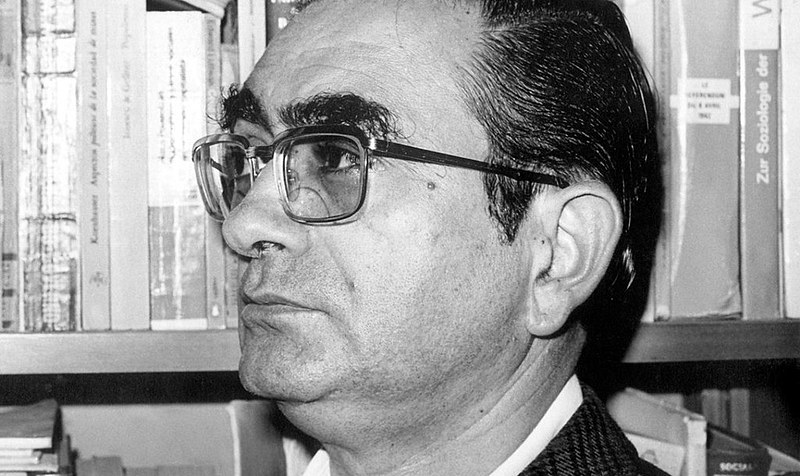 Florestan Fernandes escreveu obras como "A revolução burguesa no Brasil" e "O negro no mundo dos brancos"