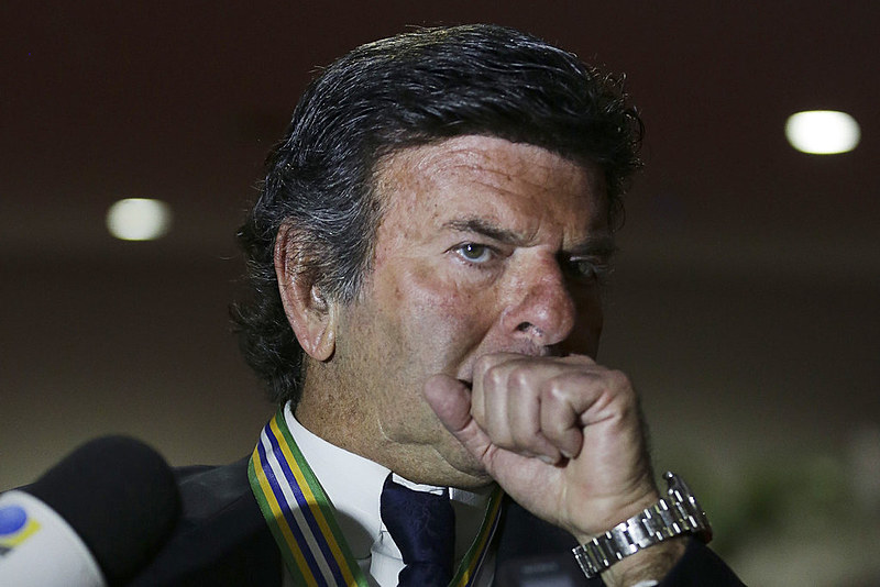 Luiz Fux suspendeu liminar concedida nesta sexta-feira (28) pelo ministro Ricardo Lewandowski, que permitia a Lula dar entrevista
