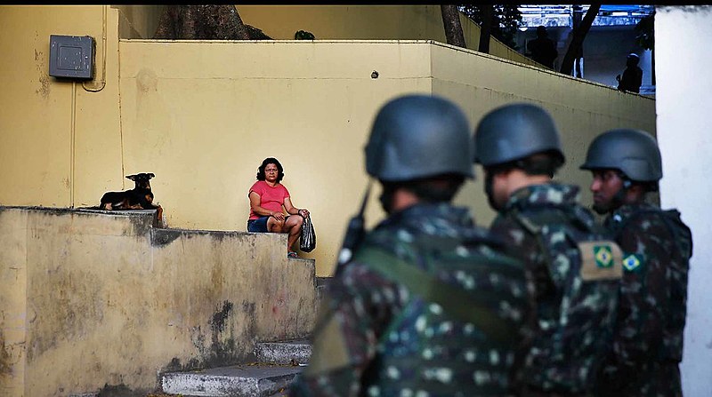 Militares fazem policiamento no Rio de Janeiro