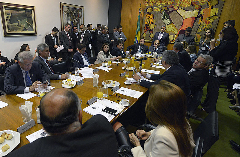 Reunião de líderes partidários na noite desta segunda-feira (3) na Câmara
