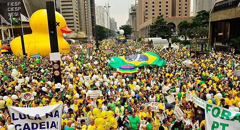 Manifestações puxadas pela ala econômica, em 2016