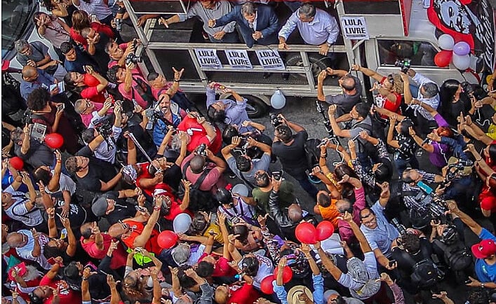 Ex-ministro da Educação, Fernando Haddad, disse que a luta por "Lula livre" e a luta dos trabalhadores não podem ser dissociadas