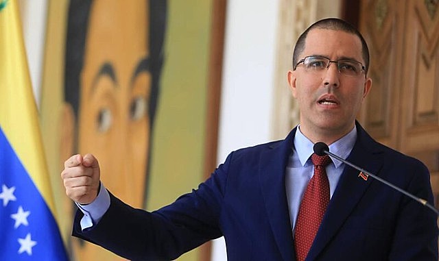 Chanceler Jorge Arreaza pede que Brasil entregue militares desertores presos em Roraima