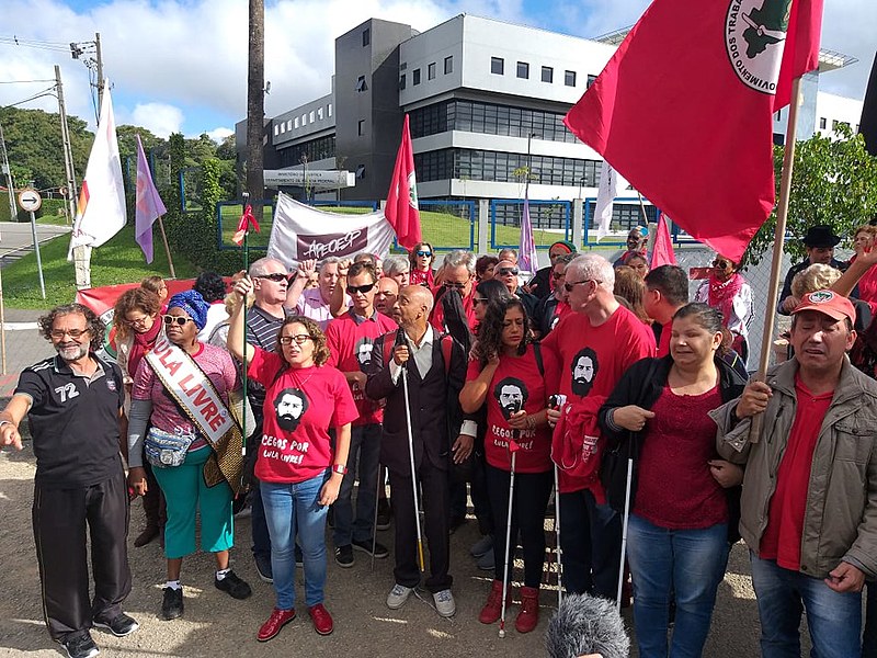 "Lutar por Lula Livre é lutar pelos sonhos da gente, por democracia, por política de fato para as pessoas"