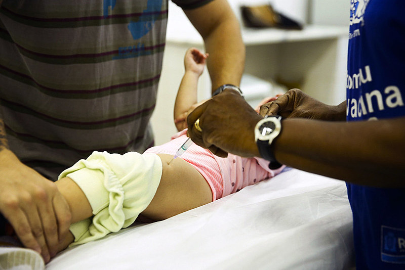No dia 19 de outubro os postos de saúde estarão abertos para vacinar crianças de 6 meses a 5 anos de idade.