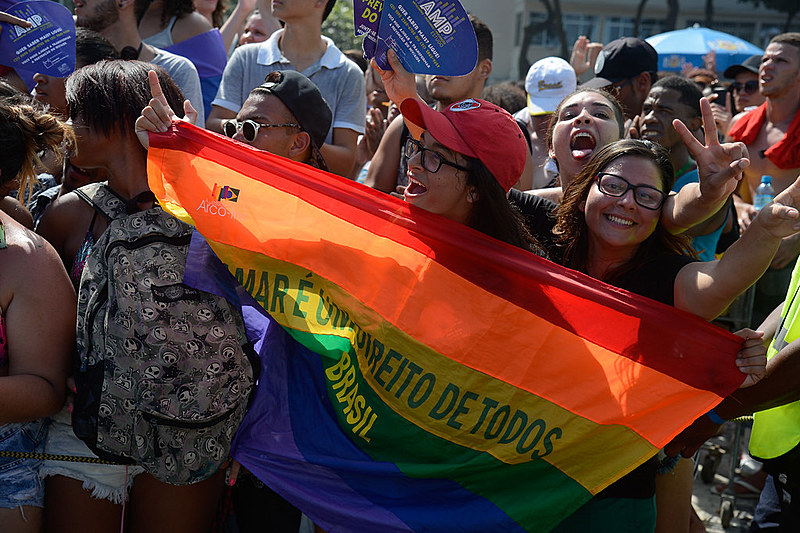 21ª Parada do Orgulho LGBT na praia de Copacabana, no Rio de Janeiro