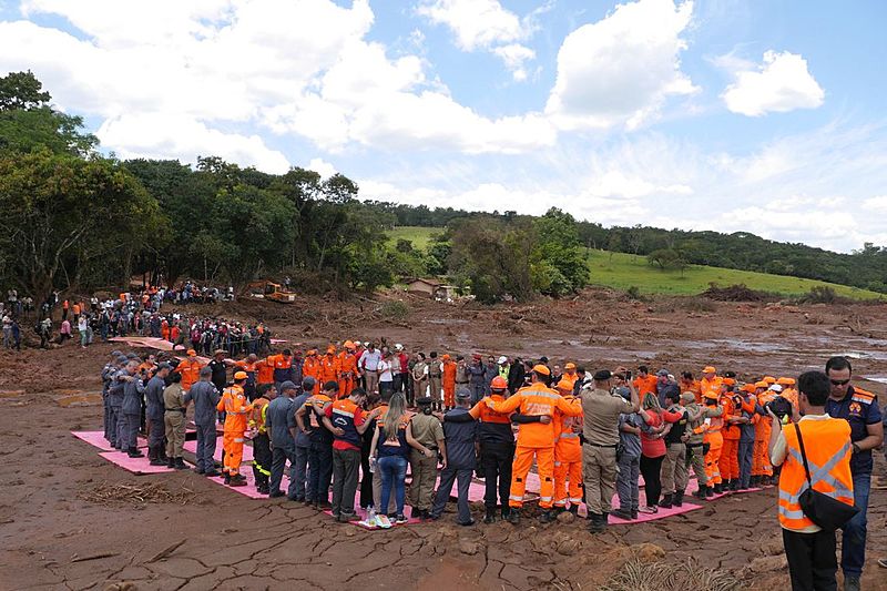 Barragem de Brumadinho rompeu dia 25/1 e despejou lama contaminada no meio ambiente