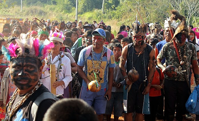 Cerca de dois mil índios habitam a região de Guaíra e Terra Roxa