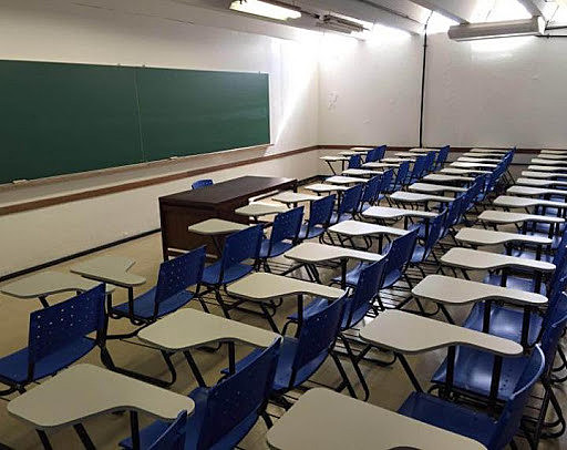 Instituições informam demanda reprimida e afirmam que falta de professores e técnicos vai prejudicar o ano letivo