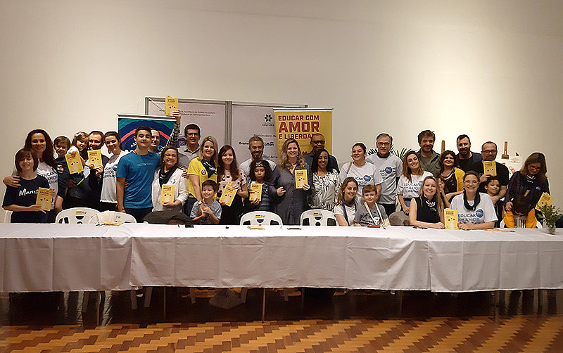 Autores se reuniram para sessão de autógrafos coletiva