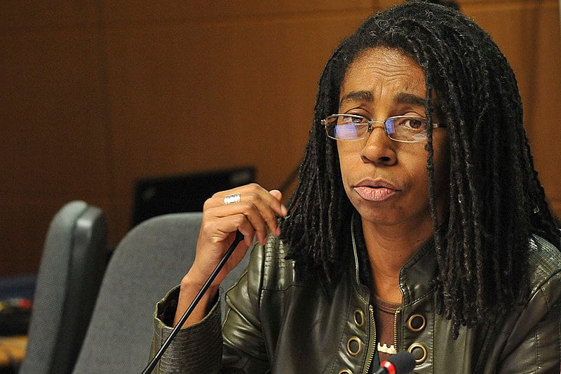 ''É uma experiência compacta, inteira e singular que traz vários reflexos em nossas vida'', fala Jurema Wernechk sobre ser mulher negra