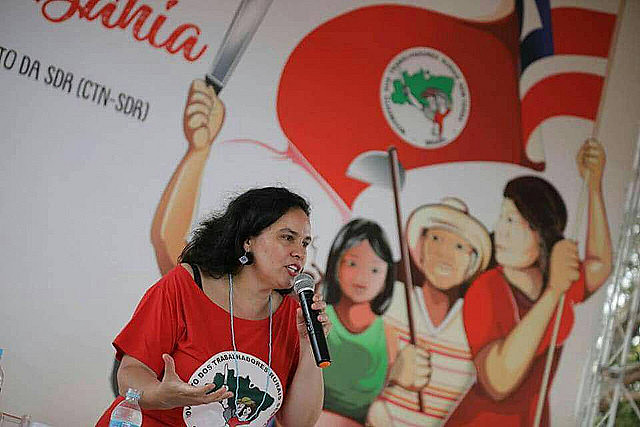 Ana lançou recentemente o livro "Agronegócio e Indústria Cultural"