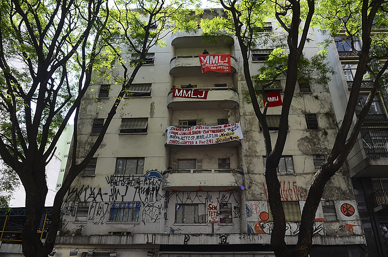 "Negar o direito de propriedade às famílias de mais baixa renda é incoerente e contraditório"