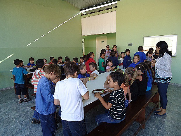Os problemas de infraestrutura na educação mineira vêm de décadas de não investimento e os atuais aportes parecem não ser ainda suficientes
