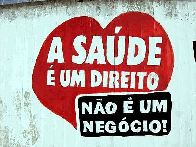 Muro pintado em Sergipe por militantes pela saúde pública