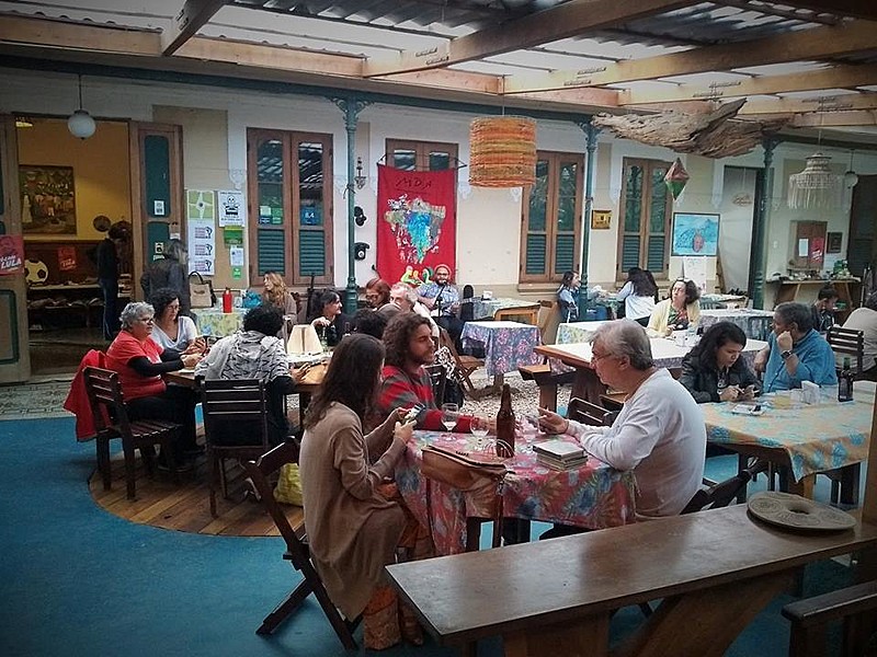 Espaço de comercialização e hospedagem Raízes Brasil em Santa Teresa