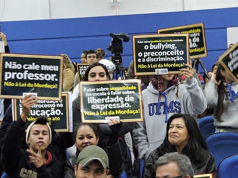 Projeto é também conhecido como Lei da Mordaça, por impor restrições de assuntos tratados em sala de aula