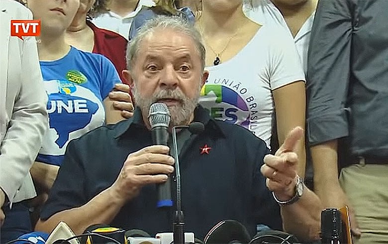 Lula na TVT: 'Eles podiam ter convidado que eu iria. Mas preferiram usar a prepotência, a arrogância, um show de pirotecnia'
