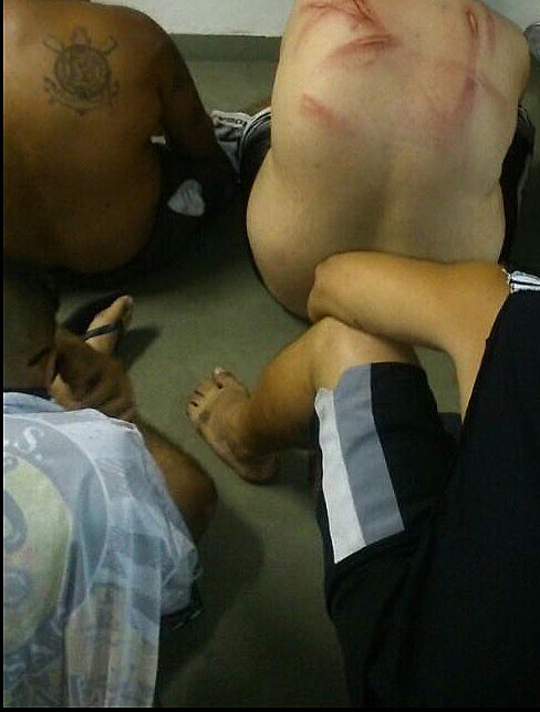 Torcedores do Corinthians apresentam sinais de tortura no dia da prisão após jogo no Maracanã
