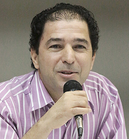 “Universitários da escola pública têm rendimento igual ou superior aos que vem da escola particular”