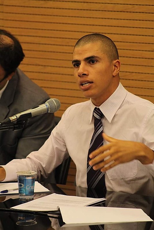 O candidato a deputado estadual, Renato Freitas (PT), levou dois tiros de bala de borracha da Guarda Municipal no último domingo