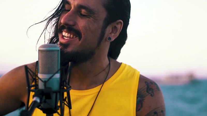 Alan Persa anima as quartas-feiras do Centro de Turismo de Natal com Pop Rock, Reggae, MPB, e diversas canções nacionais e internacionais