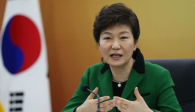 Presidente Park Geun-hye enfrenta pedidos de renúncia por parte da população