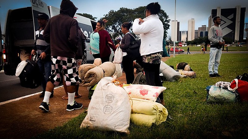 Acampamento em Brasília reúne militantes vindos de estados como Goiás, Tocantins, Bahia e Minas Gerais