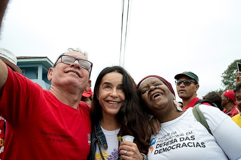 Lucélia Santos em visita ao acampamento Marisa Letícia em Curitiba