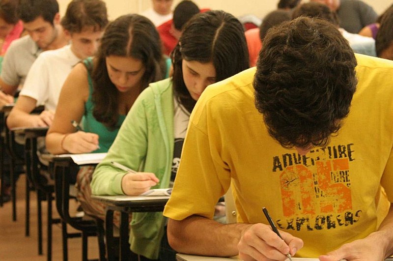 Prova de redação do Enem será aplicada no próximo dia 5 de novembro com mais de 6 milhões de participantes