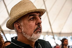 “Toda nossa riqueza que era pública está sendo apropriada e privatizada pelos golpistas”, comenta Roberto Baggio, dirigente do MST-PR