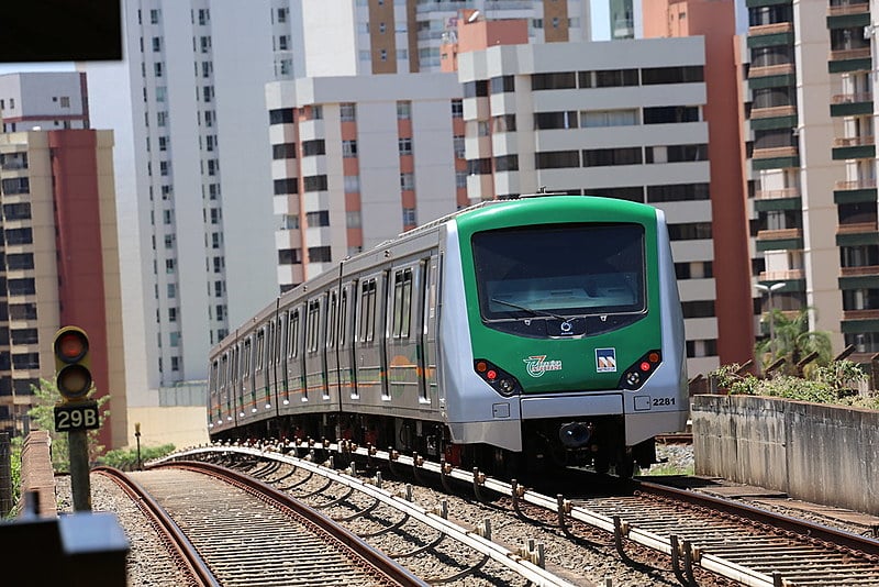 Uma das principais reivindicações é a de reajuste salarial retroativo de 8%