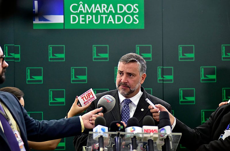 Deputado Paulo Pimenta (PT) cobrou explicações de Rodrigo Maia nesta quinta-feira (3)