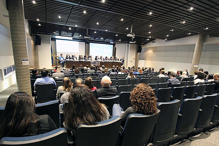 Evento debateu bloqueio de verbas nos institutos e universidades federais