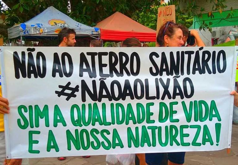 Moradores de Viamão realizam ato contra aterro sanitário na zona rural da cidade