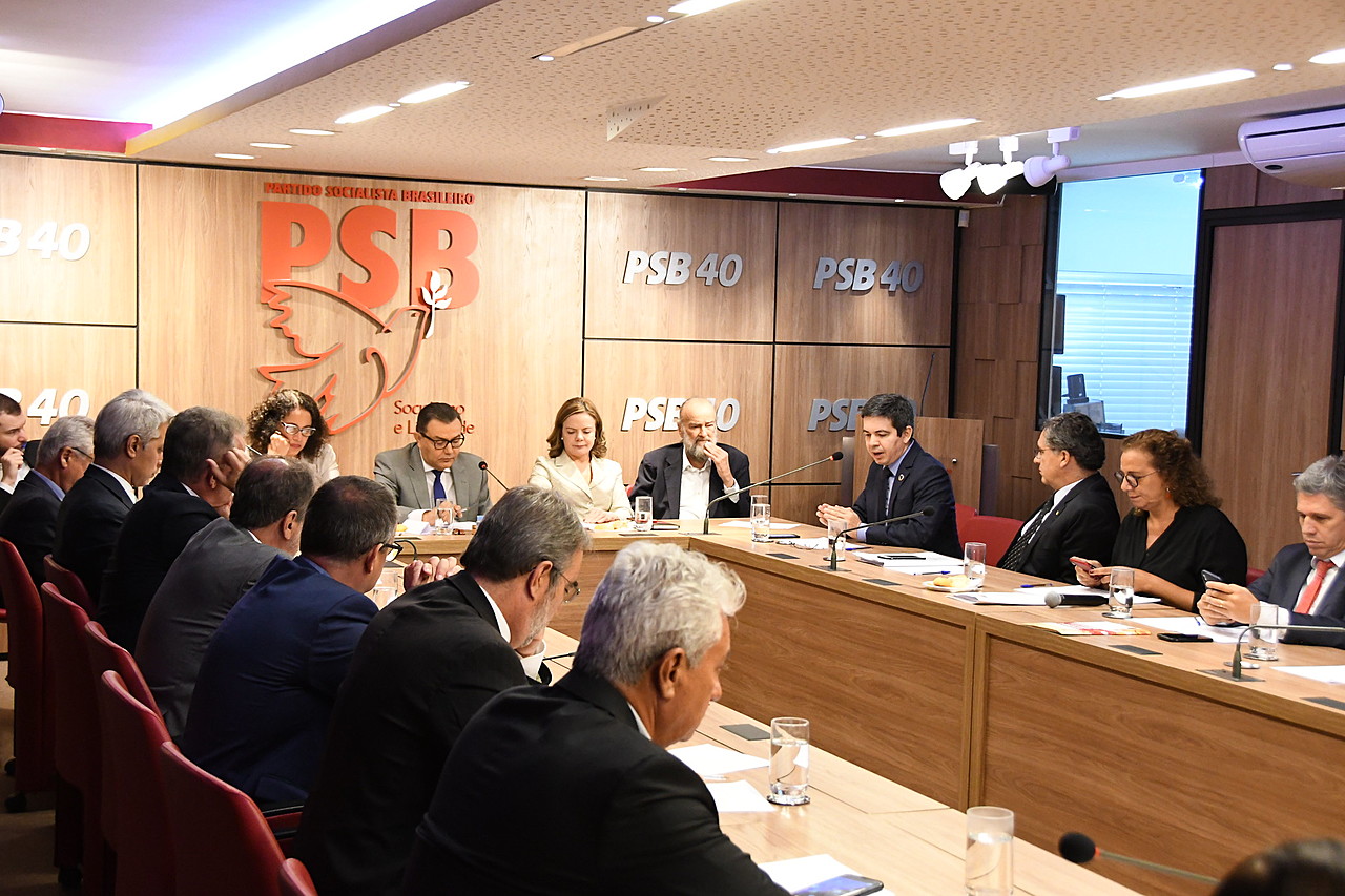 forum permanente oposição congresso parlamentares