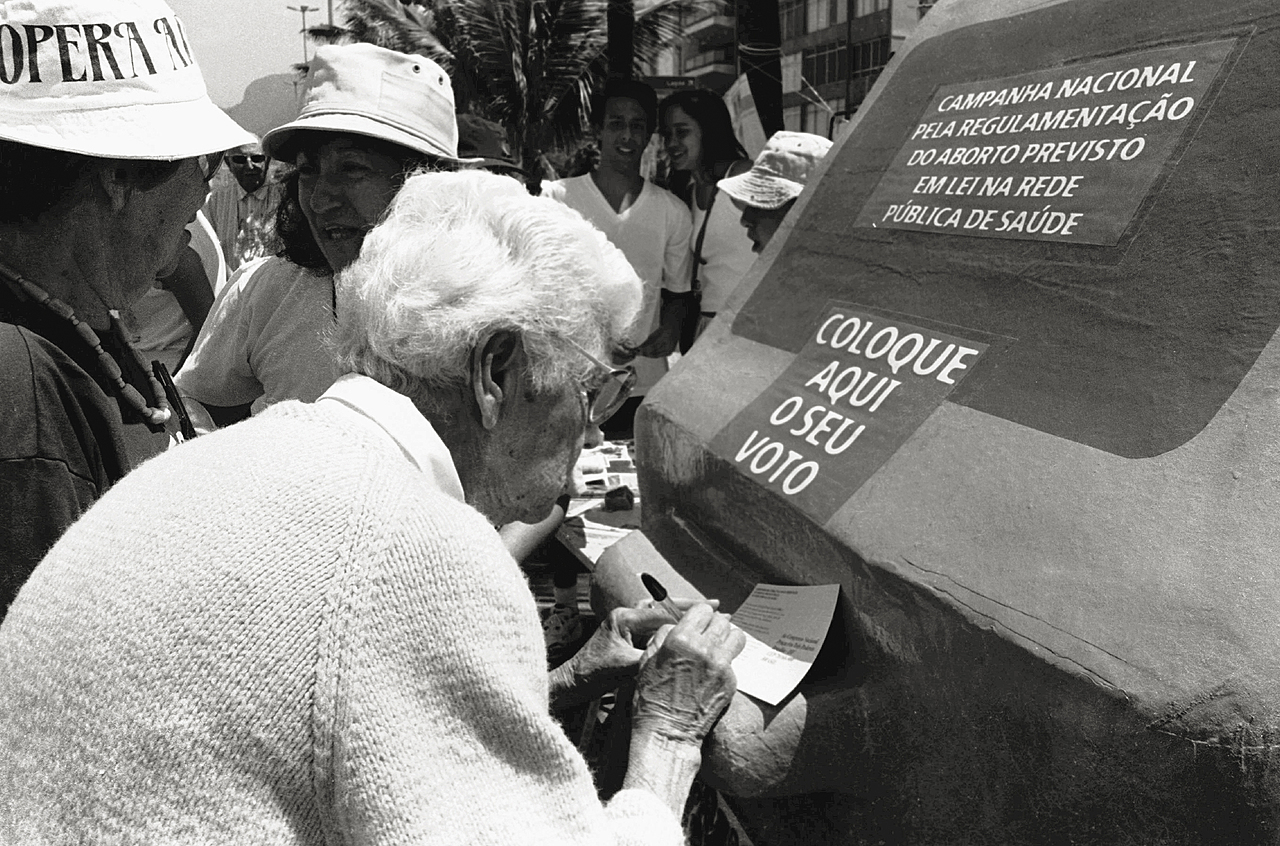 Dia de Luta pela Descriminalização do Aborto na América Latina e Caribe. Rio de Janeiro, 1997.
