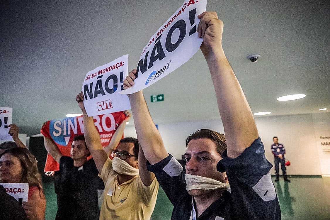 camara protesto