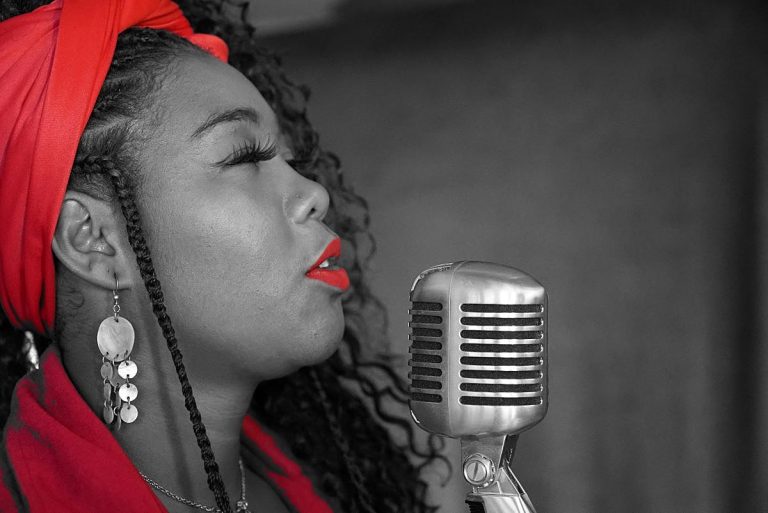 Negra Jaque: ‘O hip-hop é minha ferramenta de vida’