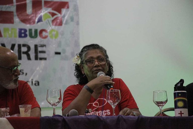 “Tem patrão que é desumano”: conheça Luiza Batista, liderança entre as domésticas