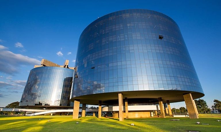 PGR diz que recebeu com 'assombro' sanções contra Alexandre de Moraes
