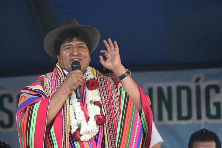 "Foi um golpe ao índio, à população e pelo lítio", denuncia Evo Morales