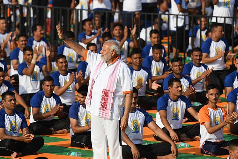 Eleições na Índia: aliança de centro-esquerda desafia governo de direita de Modi