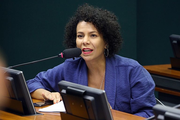 aurea carolina psol bh