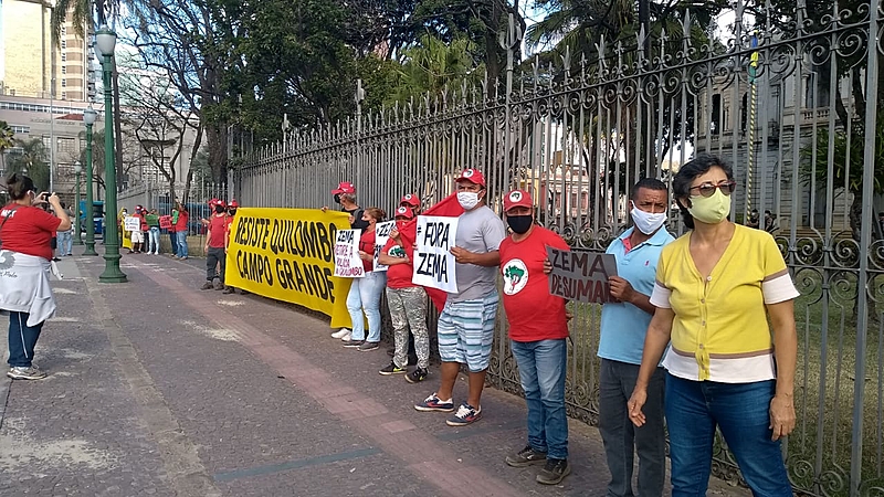 manifestantes, quilombo campo grande, zema covarde