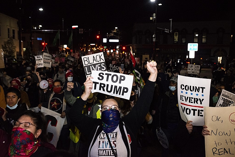 Protestos foram registrados em Minneapolis, cidade de George Floyd e estopim do levante antirracista que tomou conta do país