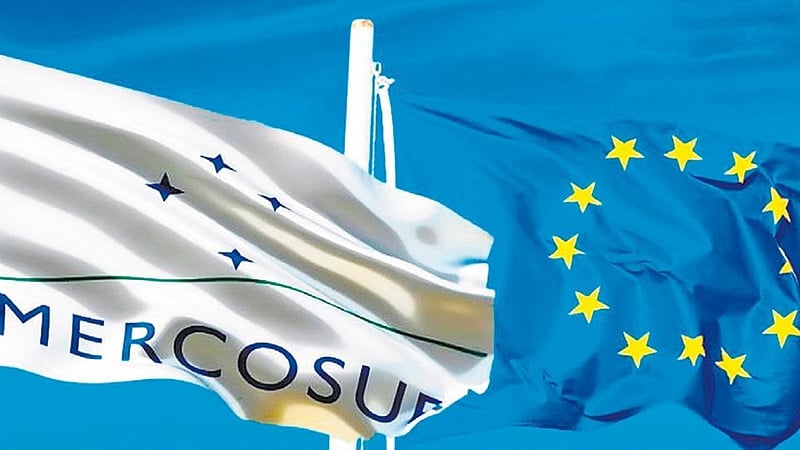 Bandeiras da União Europeia e Mercosul